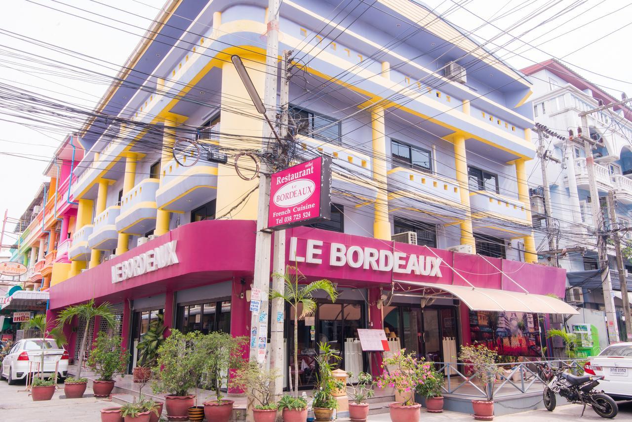 De Apartment Pattaya Exterior photo